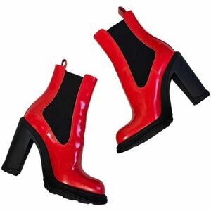 Alexander McQueen Red Leather Tread Heel Chelsea Boots Size 36.5 Nearly New
